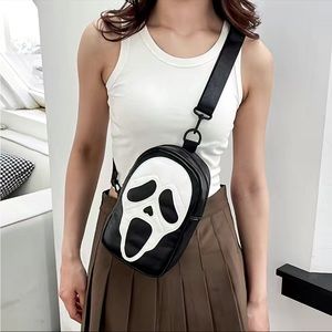 NWT SCREAM HALLOWEEN CROSSBODY PURSE UNISEX MEN WOMEN ONE SIZE